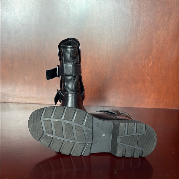 Kurt Geiger Black Combat Boots with Quilted Design - Picture 6 of 6